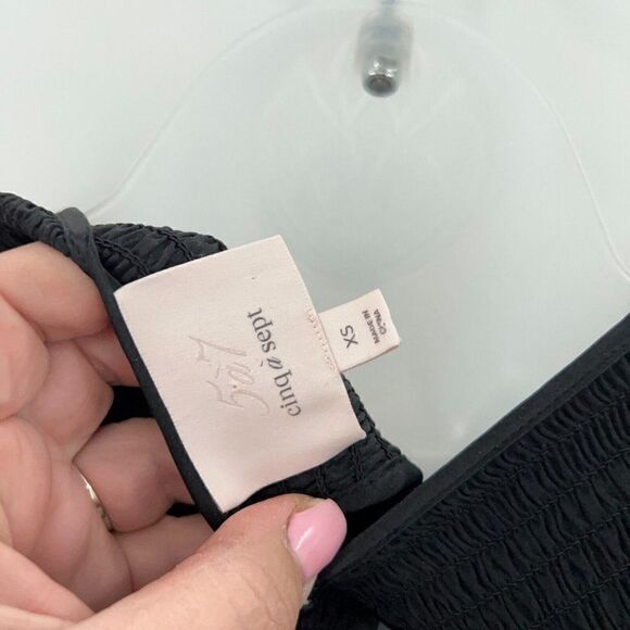 Cinq a Sept Pascal Top Women XS Black Silk Cold Shoulder Crop Stretchy Long - Picture 7 of 10